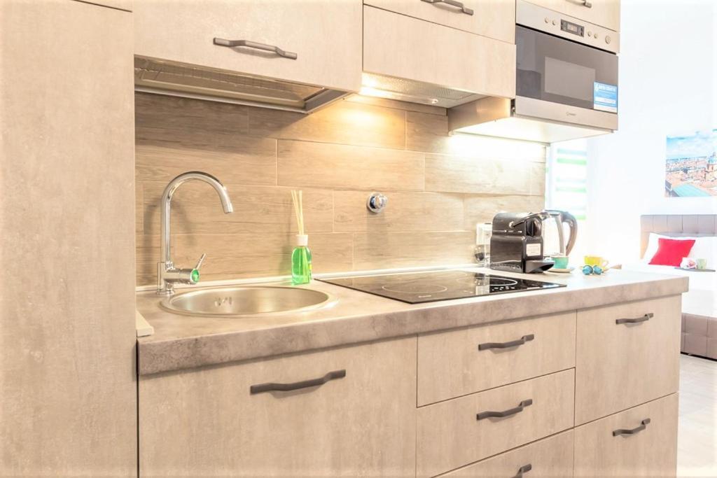 Realkasa Azzarita Flat Apartment Bologna Bagian luar foto
